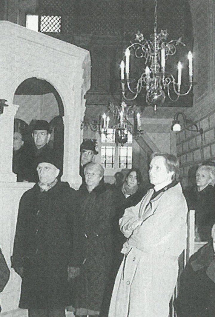 KVer in der Synagoge. Im KV ist vor 1919 weder von einem offenen noch von einem latenten Antisemitismus zu berichten. Das ergibt eine Durchsicht der seit 1888 erscheinenden „Akademischen Monatsblätter“. KVer in der Synagoge. Im KV ist vor 1919 weder von einem offenen noch von einem latenten Antisemitismus zu berichten. Das ergibt eine Durchsicht der seit 1888 erscheinenden „Akademischen Monatsblätter“.