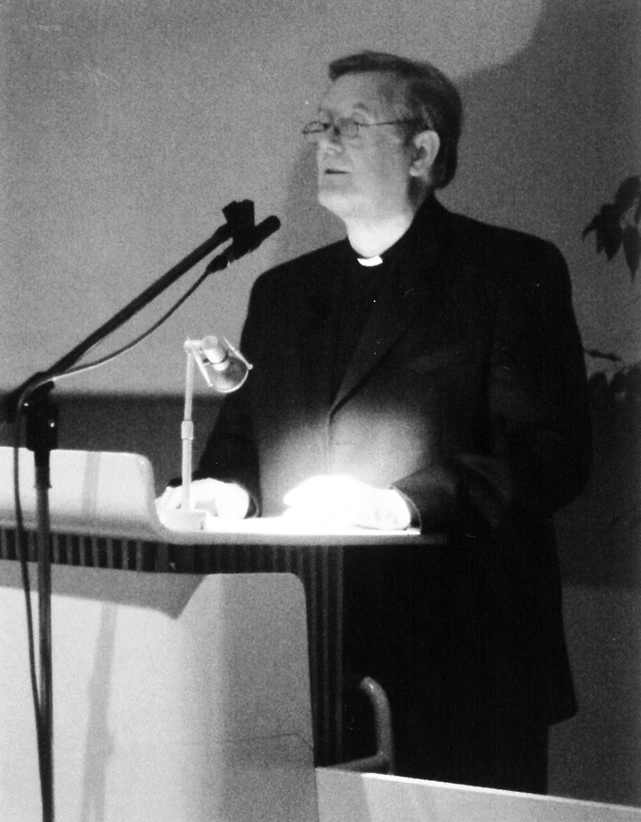 Bischof Dr. Friedhelm Hofmann hat sich in seinem Vortrag am 9. Januar 2006 auf den Würzburger KV-Tagen mit dem Zusammenspiel zwischen Kirche und Kunst auseinandergesetzt. Bischof Dr. Friedhelm Hofmann hat sich in seinem Vortrag am 9. Januar 2006 auf den Würzburger KV-Tagen mit dem Zusammenspiel zwischen Kirche und Kunst auseinandergesetzt.